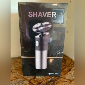 Brand New!!! Waterproof Shaver, USB charging, 4D floating structure.